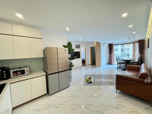 chính chủ bán căn hộ the gold view tại bến vân đồn, 8,8 tỷ, 94 m2 căn góc hiện trống nhà mới ở ngay