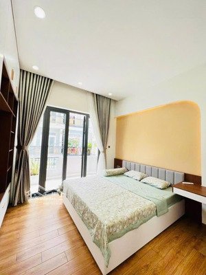 nhà hẻm xe hơi, 3 tầng, gần chợ lò lu, quận 9. giá 7.4 tỷ