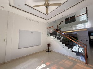 bán nhanh không thương lượng nhà 3pn trung tâm