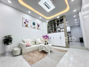 thanh xuân - cách phố 15m - 8 phòng ngủ - gần royal - dt 30tr - 9.x tỷ