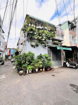 hẻm thông xe hơi - sát chợ tân hương - giá 7 tỷ - 4.1x18.2m 7 tỷ