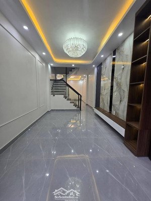 hàng hiếm trại chuối oto đỗ cửa xây mới độc lập giá chỉ 3,4 tỷ.