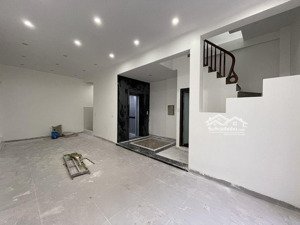 bán nhà kim giang 50m2 mt5m 6tầng, thang máy xịn nhập, mặt ngõ thông, 13.5 tỷ thương lượng mạnh.