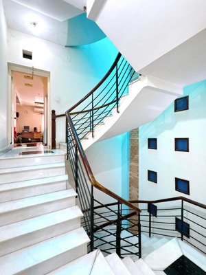 gấp định cư bán nhà 5 tầng 120m2 hẻm 6m - rẽ nhất phú nhuận