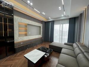 Nhà đẹp- Phân lô- Ở sướng- 6 tầng- Thông sàn- 2 thoáng- Vỉa hè- Ô tô tránh- Phố Trung Kính.