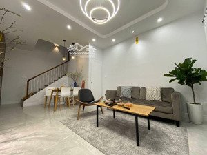 bồ đề - nguyễn văn cừ - long biên - cạnh cầu chương dương - 4 tầng - 8,6 tỷ - hiếm