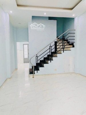 nhà trệt lầu kiên cố cạnh chợ ubnd linh xuân, 56m2 chỉ 4 tỷ tl 50m ra mặt tiền ql1k gần cầu vượt