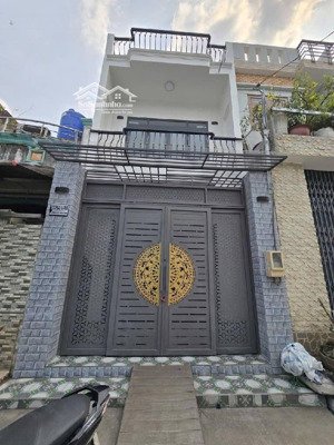 nhà 2 tầng mã lò đường 8m xe tải thông cạnh tên lửa .dt 4 x 14 giá nhỉnh 5 tỷ