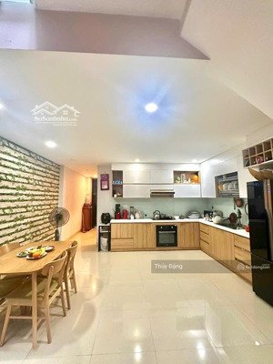 chủ rất thiện chí bán bán căn nhà 3 tầng đường 10m5 huỳnh tấn phát 98m2 ngang 5m- nhà còn rất mới