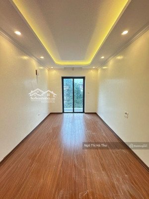 7.68tỷ nhà mới tinh phố đức giang ngõ ô tô qua nhà thoải mái