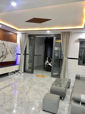 nhà đẹp lung linh- 150m tới trường tiểu học- 94m2 - ôtô vào nhà hơn 7 tỷ