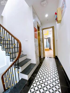 Tòa chung cư mini ngõ 75 Giải Phóng, 41m2 x 7T thang máy, giá 17.2 tỷ có TL, 0985868893