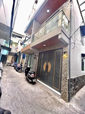 Bán Nhà đ.đoàn Văn Bơ Chỉ 2.65t- Có Ngay Nhà Mới Ken Với 15.7 M2, đi Tôn đản, Nguyễn Tất Thành.