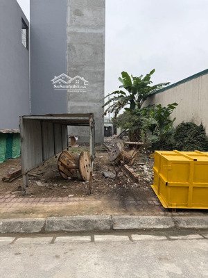 bán gấp 45m đất dịch vụ phú vinh - sát lô góc - hướng nam - đường 11m - sổ đỏ cất két -giá 192 tr/m