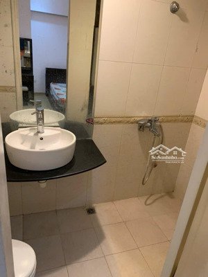 căn hộ đầu hồi toà nhà vườn xuân 71 phố nguyễn chí thanh, 3 ngủ, 3 mặt của căn hộ đều thoáng