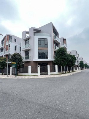 đơn lập góc siêu vip dự án vin 3 diện tích 182,5m2 giá chỉ 25,7 tỷ ngay công viên nước- sổ lâu dài