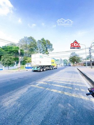 cho thuê xưởng 5500m2 trong kcn bh đồng nai sát ql1a chỉ 650 triệu quá rẻ