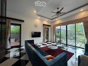 bán căn biệt thự sang trọng gần 300m2 sát biển, view ngắm biển trong khu đô thị lấn biển vĩnh hoà