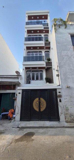 đường 8m thông kd 4x15m ngay aeon tân phú