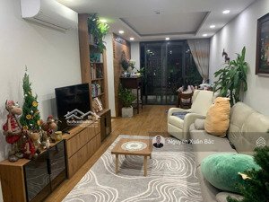 đổi căn to! cần bán gấp căn 2 ngủ 82m2 nhà đẹp rất được lộc tầng trung giá thương lượng trực tiếp