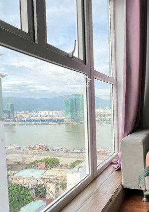 tôi cần bán gấp căn hộ đà nẵng plaza 69,3m2 tầng cao view pháo hoa ngay trung tâm - giá chỉ 4,x tỷ