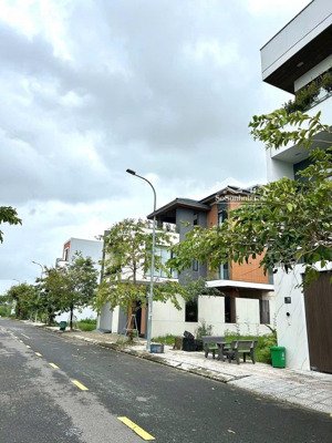 bán đất đường hoà phú 27, thuộc khu e kim long city, giá tốt nhất thị trường.