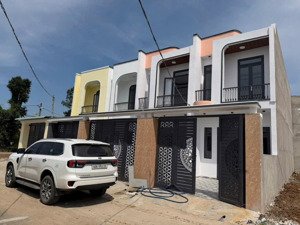 nhà lầu ngay cầu tân triều tặng full nội thất, thanh toán 700tr nhận nhà ngay