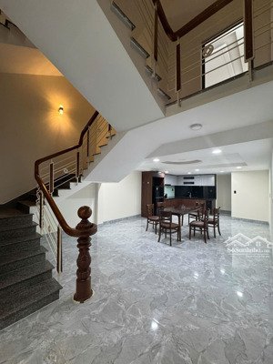 không có căn thứ 2 gấp bán nhà 4 tầng 100m2 mt phạm vấn sát tòa tháp đôi giá chỉ 19ty tl