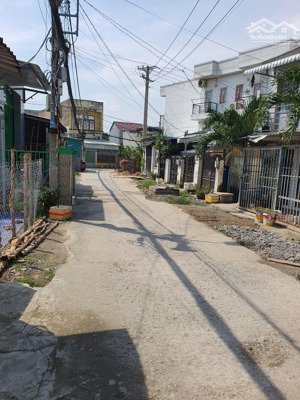 nhà cấp 4 lê văn lương nb đang cho thuê - dt 120m2, sổ hồng riêng, cc mua bán ngay giá chỉ 4tỷ5