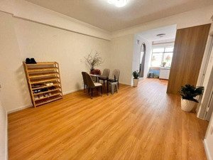 cần cho thuê căn hộ garden gate. dt: 74m2, 2pn, 2wc. giá 18tr/th. lh: 