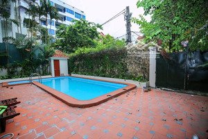 cho thuê nhà riêng tại đặng thai mai, giá thỏa thuận, 300m2, hàng hiếm tại quảng an, tây hồ