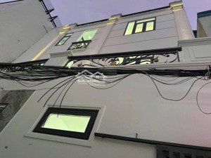 6,38 tỷ còn tl ngay chủ, nhà sau lưng mặt tiền dt lớn vị trí cực đẹp. shr hiện hữu