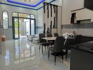 bán nhà cấp 4 mới xây đường thông xe oto vô tới nhà