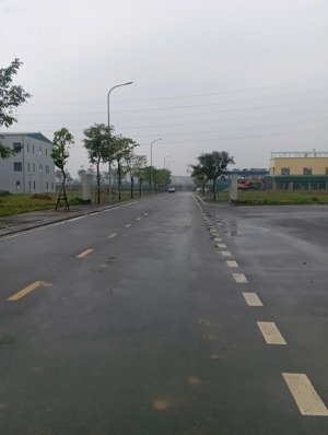 chúng tôi cần chuyển nhượng lô đất sxkd cụm cn đông la - yên nghĩa, hn; 360m2, vào tên trực tiếp