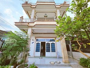 bán nhà 3 tầng thủ đức- hiệp bình phước- dt:197m2(7,6x26)-chỉ: 12 tỷ - sổ hoàn công - 3 pn