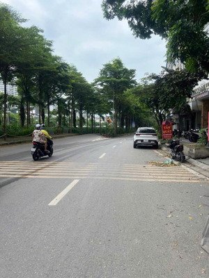 nhà đẹp phố đường bưởi trung tâm ba đình, mặt tiền rộng 4m, gần hồ tây. lh ngay c. huệ 