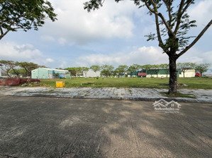 bán lô đất biệt thự a1 golden hill. vị trí đẹp, sổ hồng cá nhân. lh 