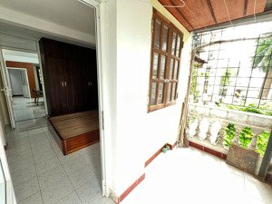 bốc quẻ, căn hộ 80 m2 chia 2 ngủ phạm ngũ lão 2 wc 3 thoáng, giá 15 triệu/tháng, nhận ngay