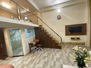 cần bán gấp nhà 1 trệt 5 tầng thang máy đang kinh doanh cho thuê