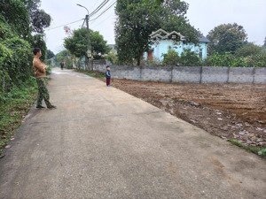 siêu phẩm cực đẹp dt 547m2 có 300m2 đất ở, mặt tiền 15m, gần du lịch hồ suối hai,đường 2 ô tô tránh