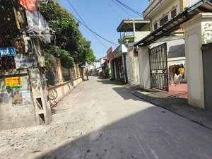 hàng siêu hiếm 66m2 cổ dương ngay chân cầu nhật tân giá chỉ nhỉnh 4 tỷ! lh em oanh: 