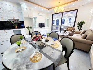 hơn 12 tỷ-nhà đẹp 50m-5 tầng-trước nhà 6m-ô tô tránh đỗ-cạnh bệnh viện đa khoa hà đông-ngô thì nhậm