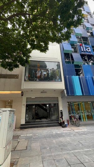 cho thuê nhà mặt phố tràng tiền trung tâm hoàn kiếm nhận nhà ngay hôm nay