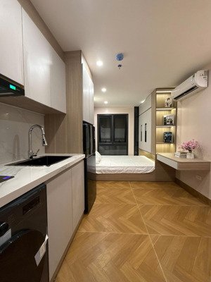 nhà mới mặt phố đê trần khát chân, hai bà trưng. full nôi thất, giá chỉ 5tr/tháng