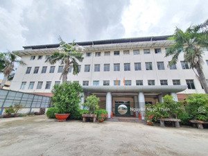 cho thuê toà nhà 3 tầng mặt tiền võ văn kiệt, quận 6