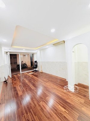 hxh 285/85 cmt8 quận 10 42m2 3 tầng 3 pn còn 9 tỷ 1