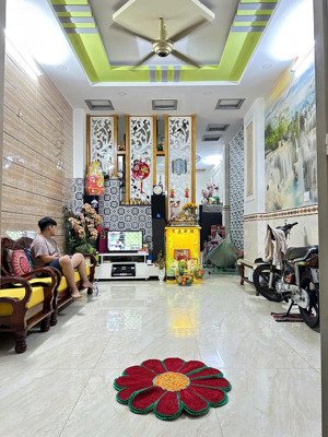 nhà 1/ đường bình trị đông ( đất mới cũ) giáp khu tên lửa ). liền kề q 6 và 11