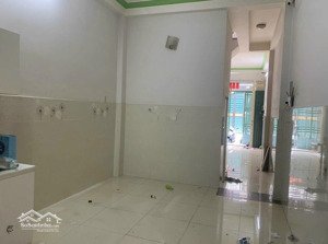 cần bán nhà hẻm 180 (1 sẹc) lạc long quân, phường 10, quận 11, tp. hcm.