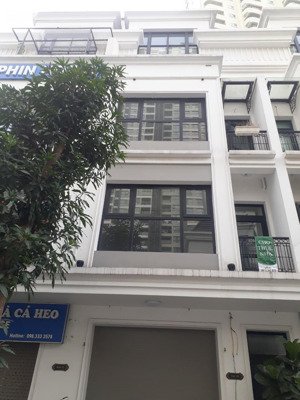 cho thuê nhà khu đô thị vinhomes hàm nghi,diện tích 108m * 5 tầng,có thang máy,lh 