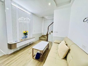 bán nhà nhân hòa 28m2 5 tầng phố, ngõ thông sổ đỏ nở hậu